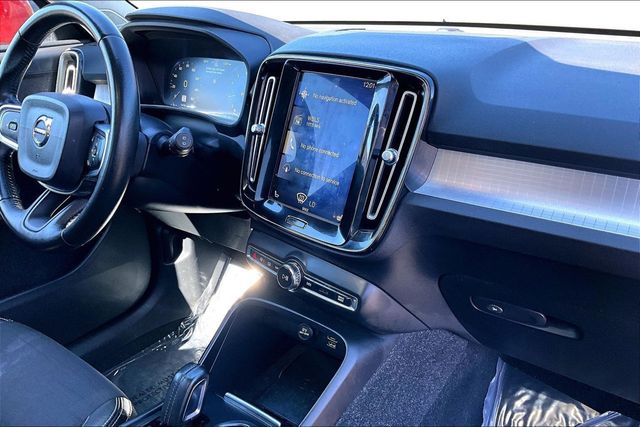 2020 Volvo XC40 T5 AWD Momentum - 22999744 - 28