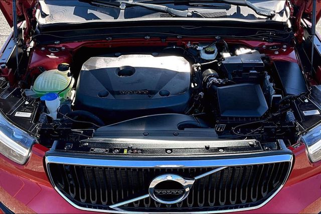 2020 Volvo XC40 T5 AWD Momentum - 22999744 - 35