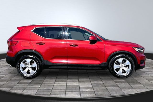 2020 Volvo XC40 T5 AWD Momentum - 22999744 - 7