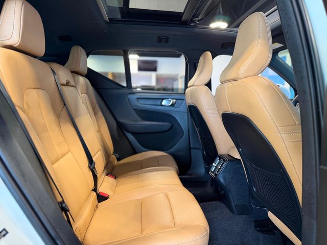 2020 Volvo XC40 T5 AWD Momentum - 23062650 - 11