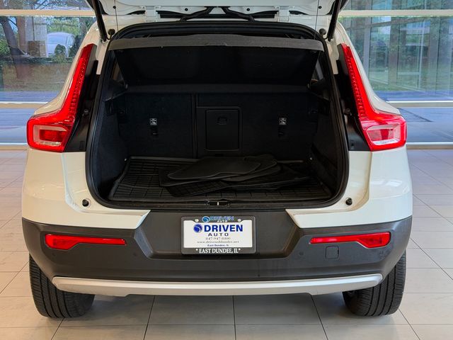 2020 Volvo XC40 T5 AWD Momentum - 23062650 - 24