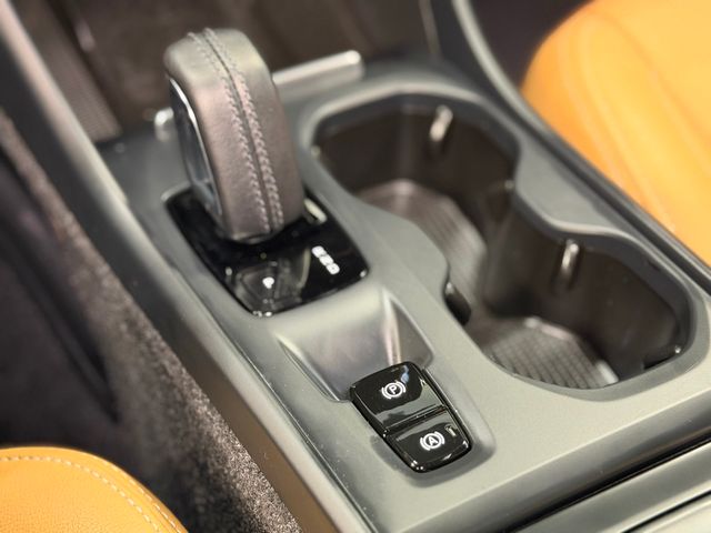 2020 Volvo XC40 T5 AWD Momentum - 23062650 - 27