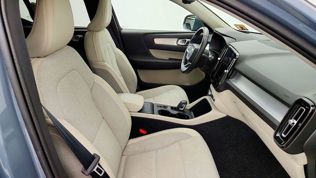 2020 Volvo XC40 T5 AWD Momentum - 23093282 - 22