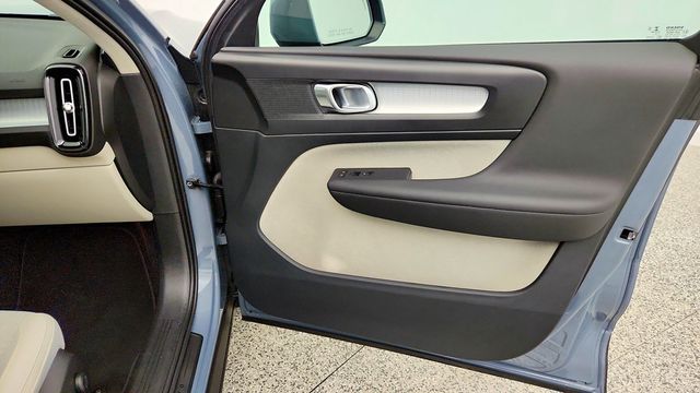 2020 Volvo XC40 T5 AWD Momentum - 23093282 - 24