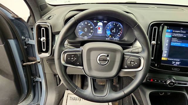 2020 Volvo XC40 T5 AWD Momentum w/ Premium Package & 20'' Alloy Wheels - 23006423 - 12