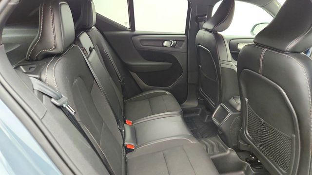 2020 Volvo XC40 T5 AWD Momentum w/ Premium Package & 20'' Alloy Wheels - 23006423 - 20