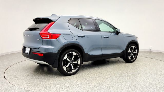 2020 Volvo XC40 T5 AWD Momentum w/ Premium Package & 20'' Alloy Wheels - 23006423 - 4