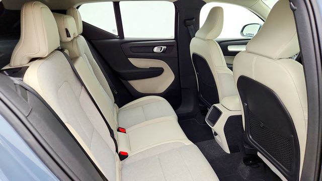 2020 Volvo XC40 T5 Momentum AWD w/ Panoramic Roof, Navigation & Heated Seats - 23093282 - 21