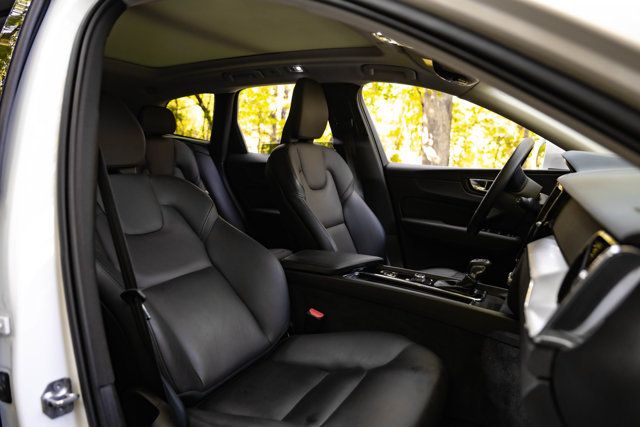 2020 Volvo XC60 LocalTrade/Momentum/T-6/PremiumPkg/BlindSpotMonitor/NAV - 23079311 - 21