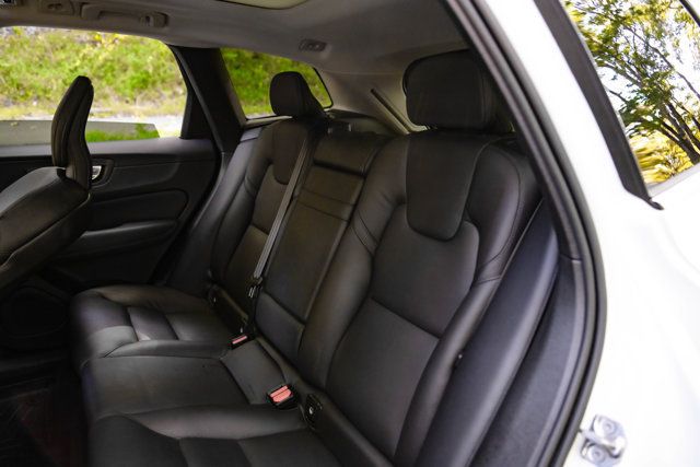 2020 Volvo XC60 LocalTrade/Momentum/T-6/PremiumPkg/BlindSpotMonitor/NAV - 23079311 - 22