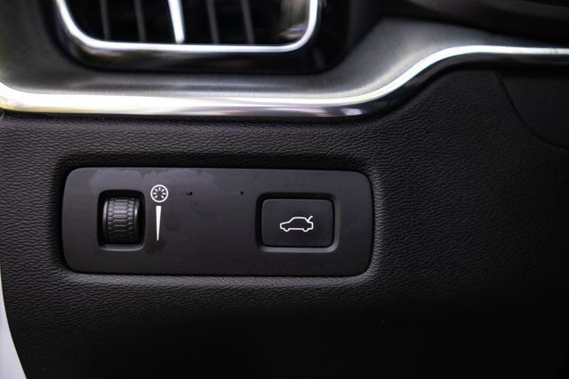 2020 Volvo XC60 LocalTrade/Momentum/T-6/PremiumPkg/BlindSpotMonitor/NAV - 23079311 - 25