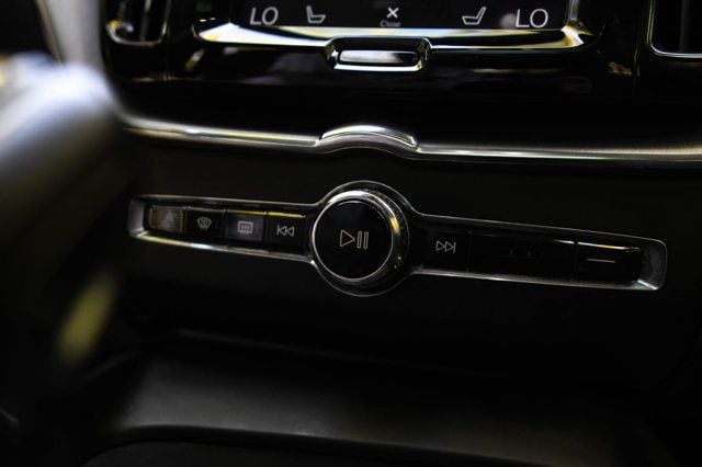 2020 Volvo XC60 LocalTrade/Momentum/T-6/PremiumPkg/BlindSpotMonitor/NAV - 23079311 - 27