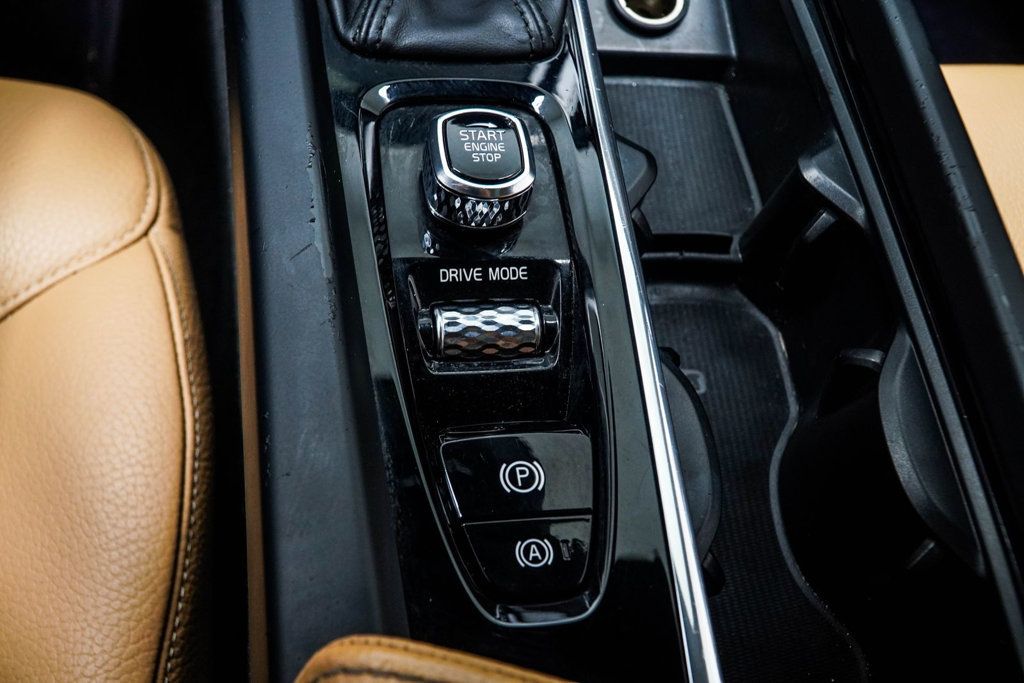 Volvo XC60 photo 21