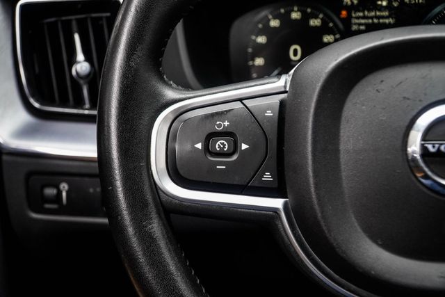 2020 Volvo XC60 T5 AWD Momentum - 23040661 - 26