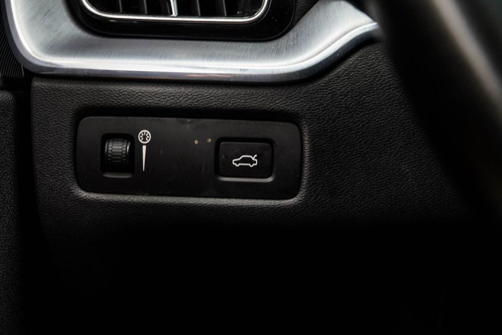 Volvo XC60 photo 28
