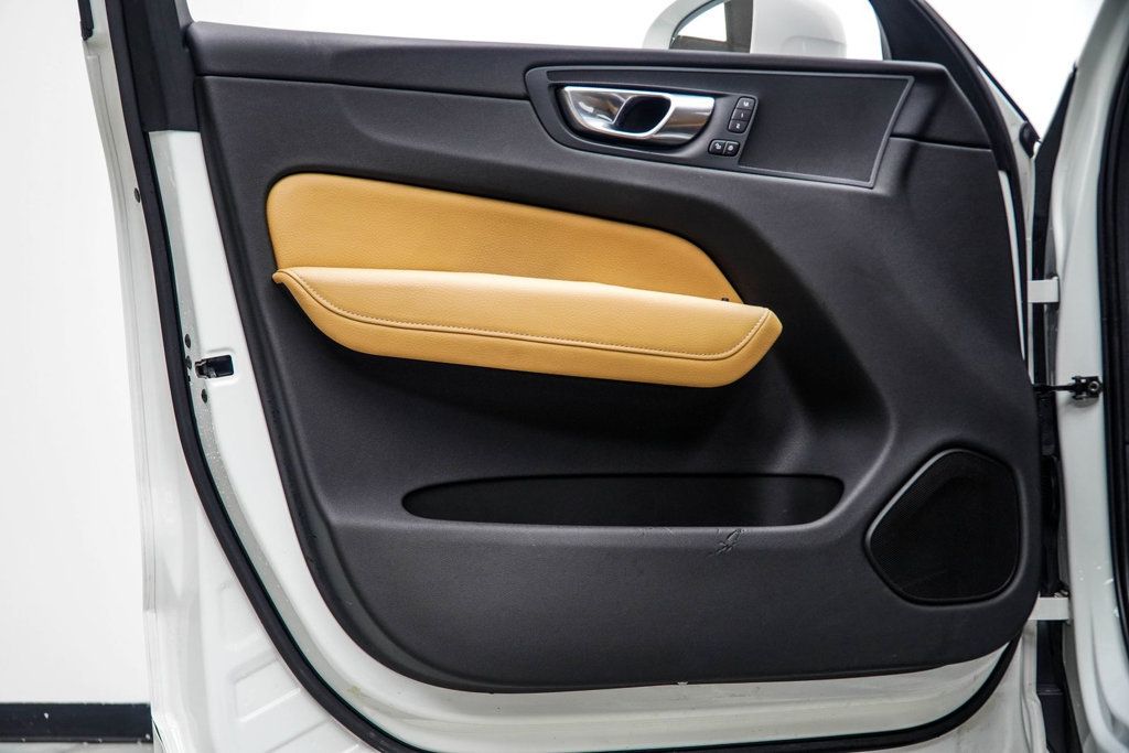 Volvo XC60 photo 31