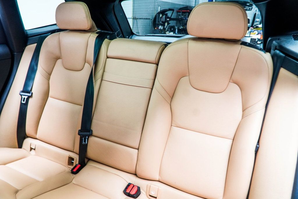 Volvo XC60 photo 36