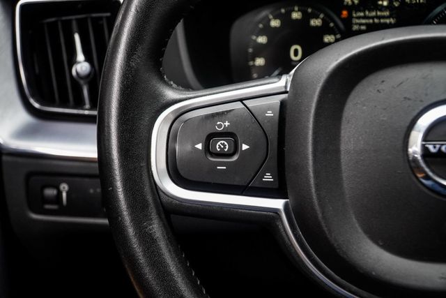 2020 Volvo XC60 T5 AWD Momentum - 23095322 - 25