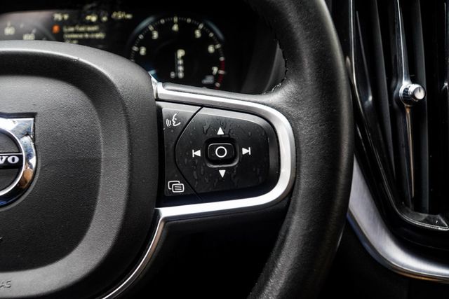 2020 Volvo XC60 T5 AWD Momentum - 23095322 - 26
