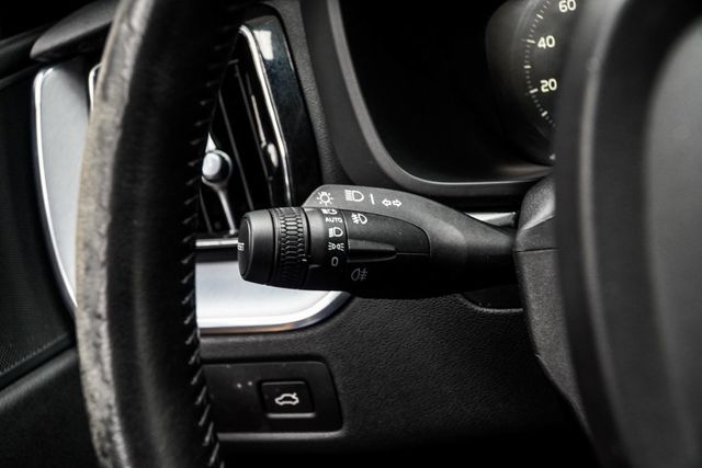 2020 Volvo XC60 T5 AWD Momentum - 23095322 - 28