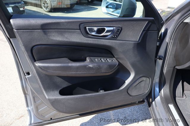 2020 Volvo XC60 T5 AWD Momentum - 23074694 - 9