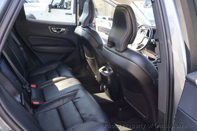 2020 Volvo XC60 T5 AWD Momentum - 23074694 - 16