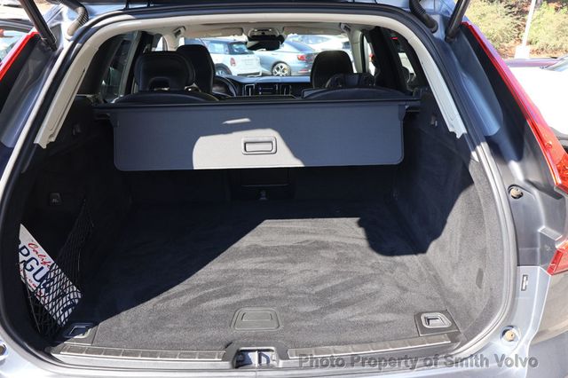 2020 Volvo XC60 T5 AWD Momentum - 23074694 - 17