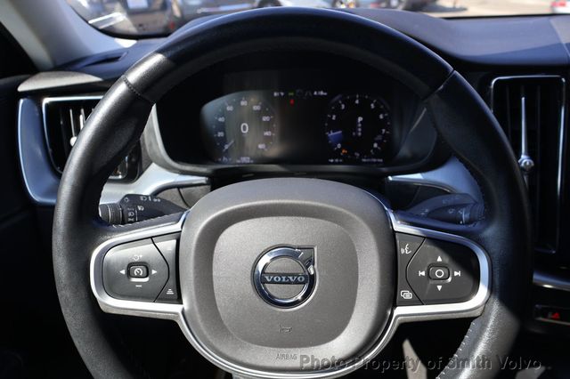 2020 Volvo XC60 T5 AWD Momentum - 23074694 - 18