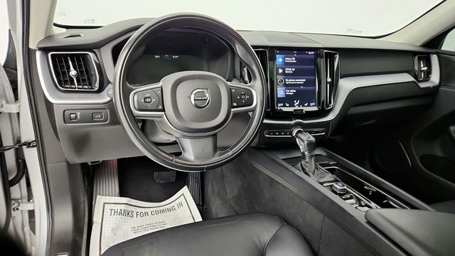 2020 Volvo XC60 T5 AWD Momentum with Premium & Multimedia Packages + 20'' Wheels - 22944173 - 12