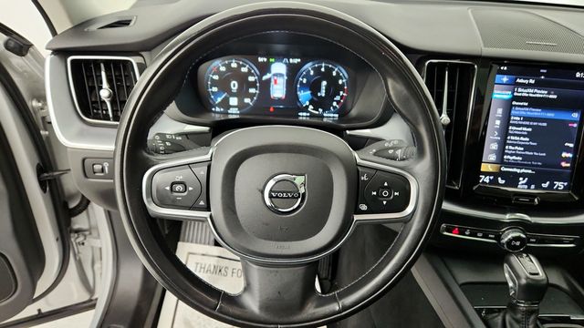 2020 Volvo XC60 T5 AWD Momentum with Premium & Multimedia Packages + 20'' Wheels - 22944173 - 13