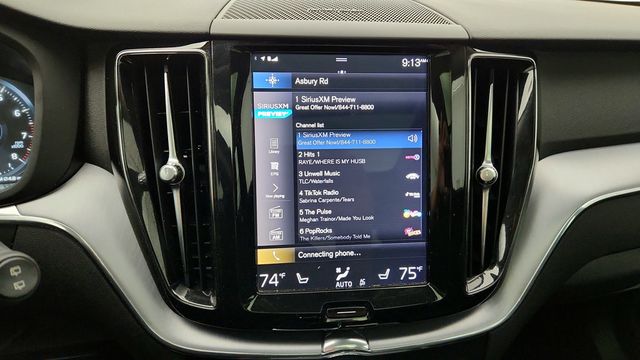 2020 Volvo XC60 T5 AWD Momentum with Premium & Multimedia Packages + 20'' Wheels - 22944173 - 17