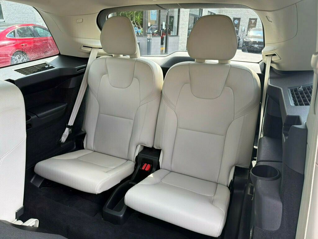 2020 Volvo XC90 T5 AWD Momentum 7 Passenger - 23023195 - 23