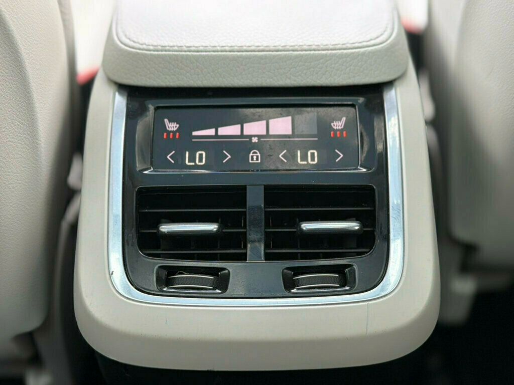 2020 Volvo XC90 T5 AWD Momentum 7 Passenger - 23023195 - 24