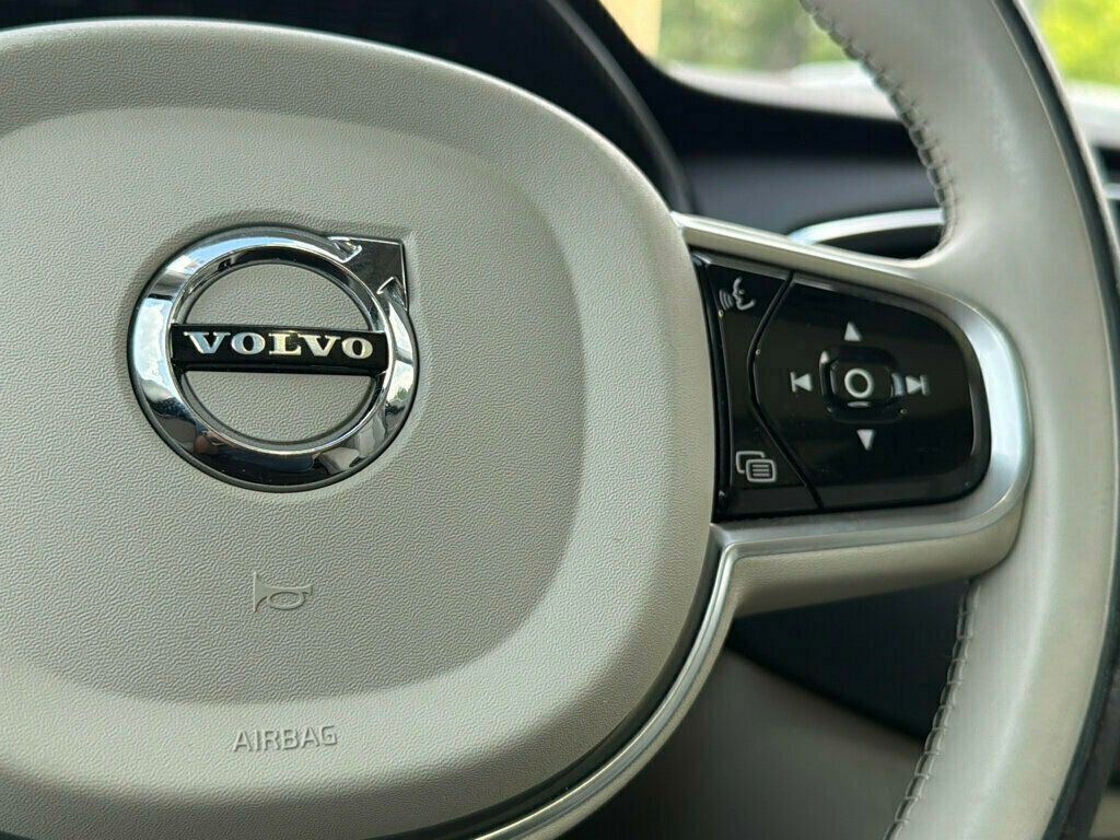 2020 Volvo XC90 T5 AWD Momentum 7 Passenger - 23023195 - 35