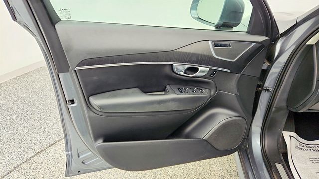 2020 Volvo XC90 T5 FWD Momentum 7 Passenger - 22972983 - 10