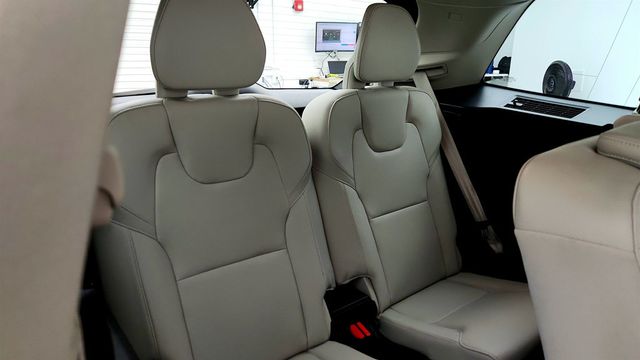 2020 Volvo XC90 T5 FWD Momentum 7 Seater w/ Advanced & Multimedia Packages - 23014787 - 23