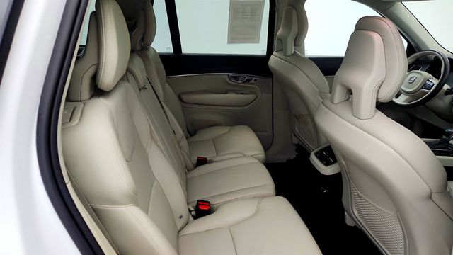 2020 Volvo XC90 T5 FWD Momentum 7 Seater w/ Advanced & Multimedia Packages - 23014787 - 24