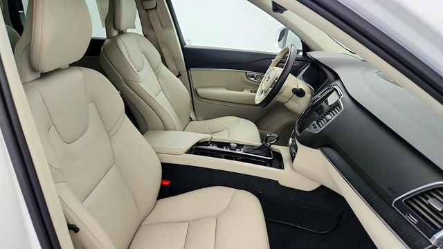 2020 Volvo XC90 T5 FWD Momentum 7 Seater w/ Advanced & Multimedia Packages - 23014787 - 25