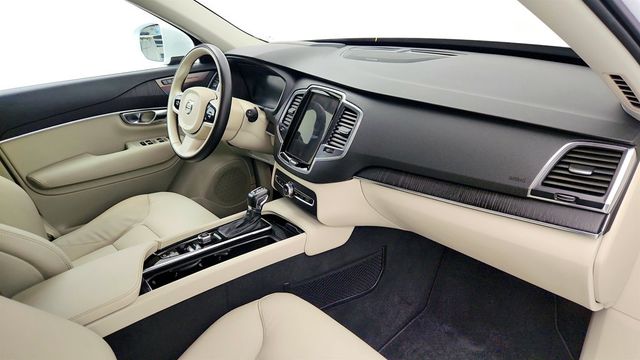2020 Volvo XC90 T5 FWD Momentum 7 Seater w/ Advanced & Multimedia Packages - 23014787 - 26