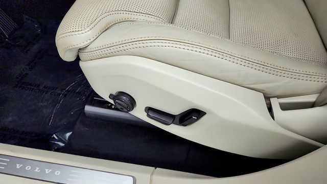 2020 Volvo XC90 T6 AWD Inscription 6 Seater w/ Advanced Pkg - 23079068 - 11