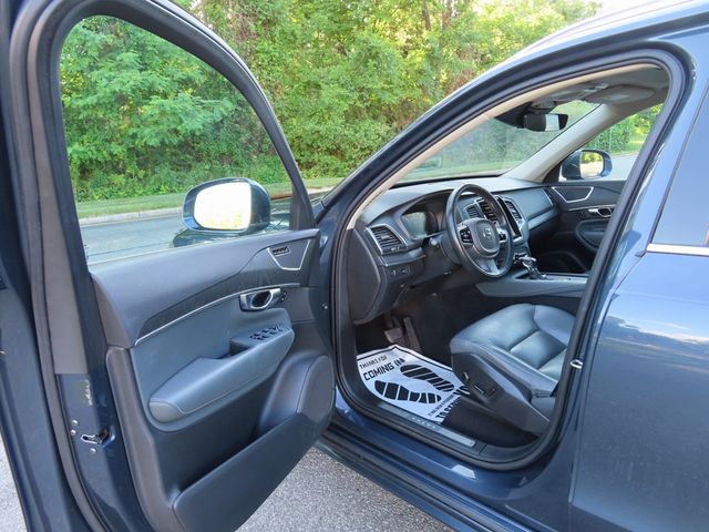 2020 Volvo XC90 T6 AWD Momentum 7 Passenger - 23027650 - 21