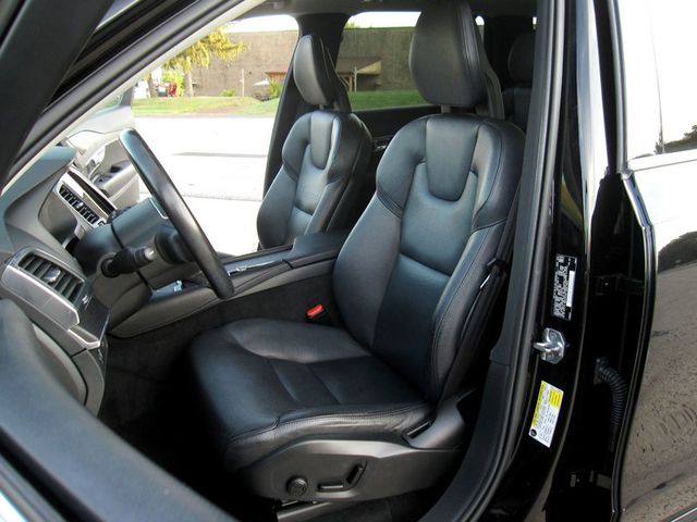 2020 Volvo XC90 T6 AWD Momentum 7 Passenger - 22901429 - 17