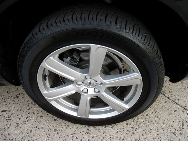 2020 Volvo XC90 T6 AWD Momentum 7 Passenger - 22901429 - 36