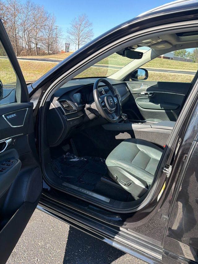 2020 Volvo XC90 T6 AWD Momentum 7 Passenger - 22973135 - 8