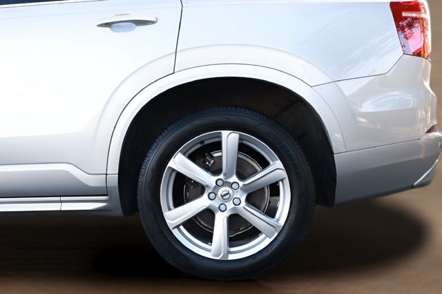 2020 Volvo XC90 T6 AWD Momentum 7 Passenger - 23089658 - 7