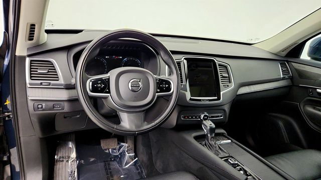 2020 Volvo XC90 T6 AWD Momentum 7 Seater w/ Advanced Pkg & harman/kardon Audio - 23033174 - 12