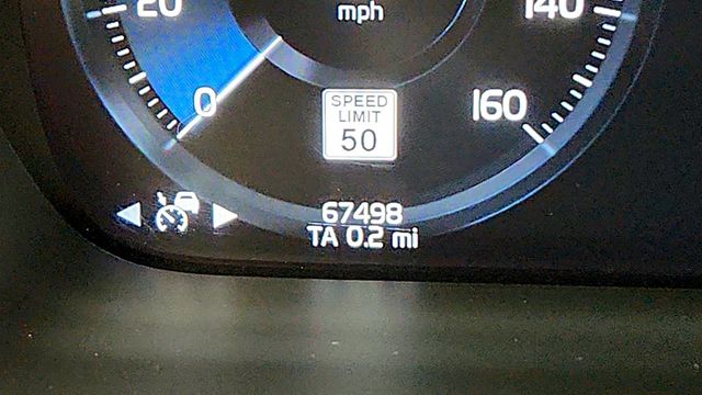 2020 Volvo XC90 T6 AWD Momentum 7 Seater w/ Advanced Pkg & harman/kardon Audio - 23033174 - 15