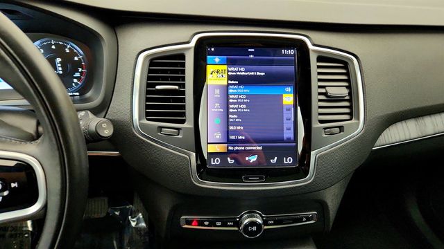 2020 Volvo XC90 T6 AWD Momentum 7 Seater w/ Advanced Pkg & harman/kardon Audio - 23033174 - 17