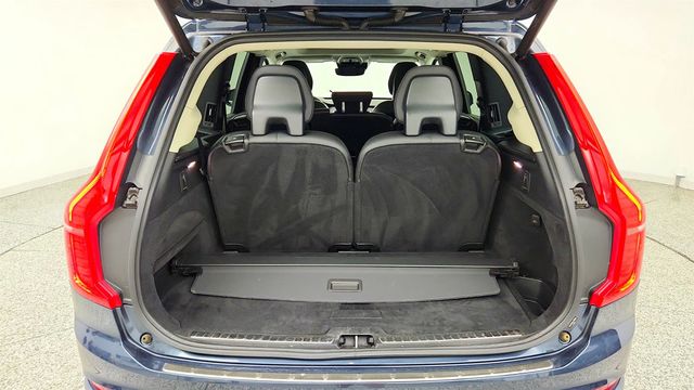 2020 Volvo XC90 T6 AWD Momentum 7 Seater w/ Advanced Pkg & harman/kardon Audio - 23033174 - 23