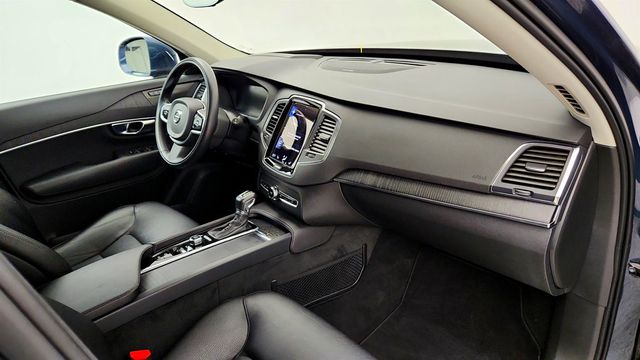 2020 Volvo XC90 T6 AWD Momentum 7 Seater w/ Advanced Pkg & harman/kardon Audio - 23033174 - 27